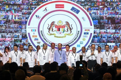 PM Anwar says Opposition MPs losing confidence in their parties, more will support unity govt