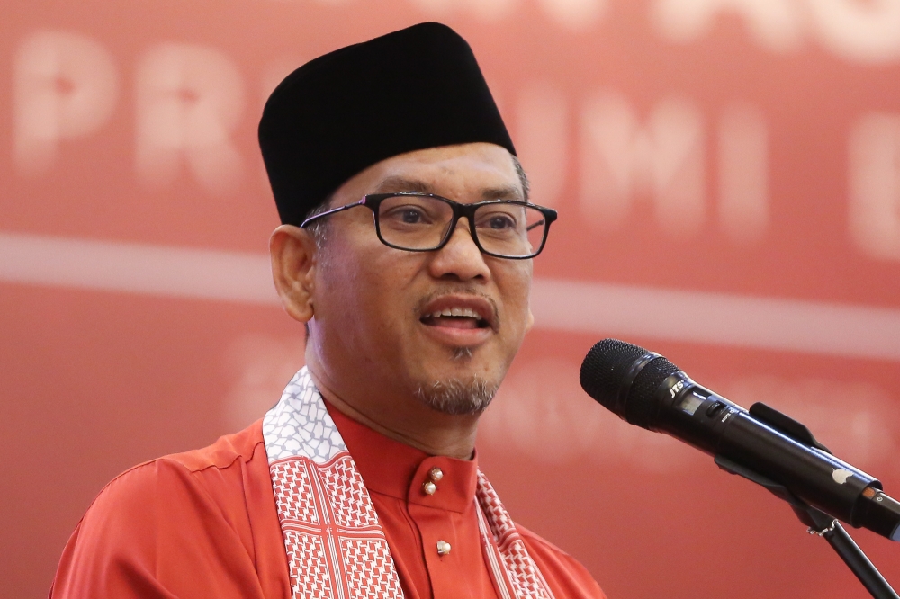 Datuk Seri Ahmad Faizal Azumu said that the allegation was a form of slander and an effort to cause a split within Bersatu. — Picture by Yusof Mat Isa