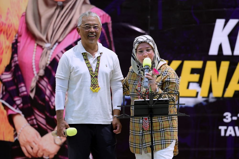 Yang di-Pertuan Agong Al-Sultan Abdullah Ri'ayatuddin Al-Mustafa Billah Shah and Raja Permaisuri Agong Tunku Azizah Aminah Maimunah Iskandariah attend a dinner event at MUC Hall in Kampung Bandong in Bintulu September 11, 2023. — Bernama file pic