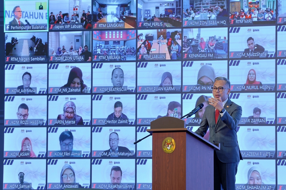 Communications Minister Fahmi Fadzil said a second 5G network will also determine whether it enables more sustainable implementation and provides more opportunities for telecommunications companies to offer better services. — Bernama pic 