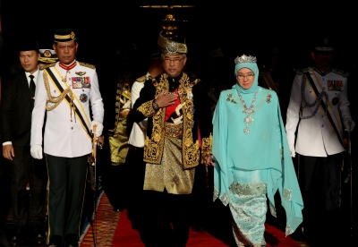 Foreign diplomatic corps extend wishes to King and Queen
