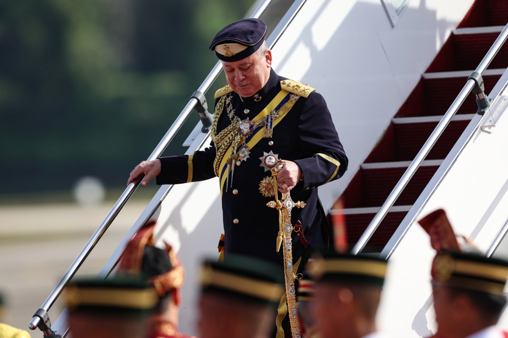 His Majesty Sultan Ibrahim of Johor arrives at the Subang Air Base January 31, 2024. — Bernama pic