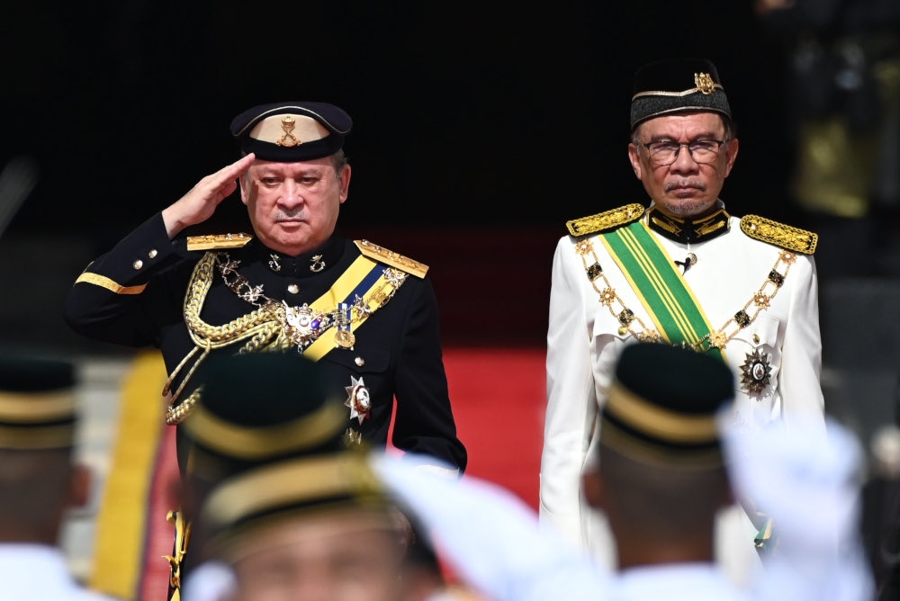 His Majesty Sultan Ibrahim and Prime Minister Datuk Seri Anwar Ibrahim at Istana Negara, January 31, 2024. — Picture from X/Bernama 
