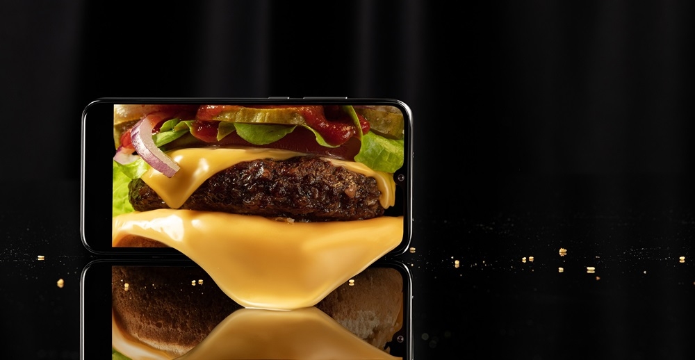 Exposure to Instagram junk food content negatively impacts mood and cravings in young adults, research finds. — anton5146/Getty Images/ETX Studio pic 