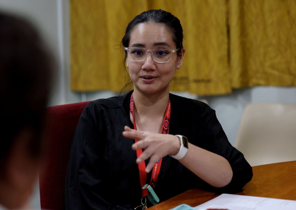 Clinical oncologist Dr Tang Shir Ley said people tend to share horror stories about the side effects of chemotherapy, although a majority of patients do not have major problems. Some also do not consider the type of cancer and its stage when talking about side effects. — Bernama pic 