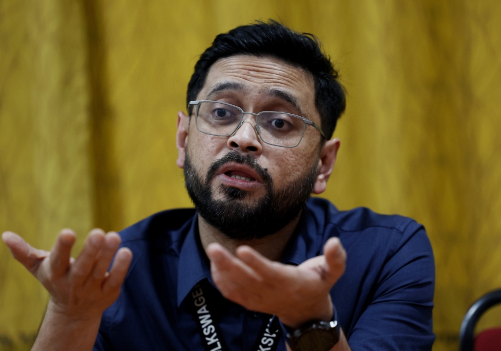 Clinical oncologist Dr Eznal Iswadi Mohd Mahidin added it is not a question of availability of medical treatment, saying even when he told patients he could start treatment the next day, those intent on going the alternative route, or no route at all, still refused. — Bernama pic 