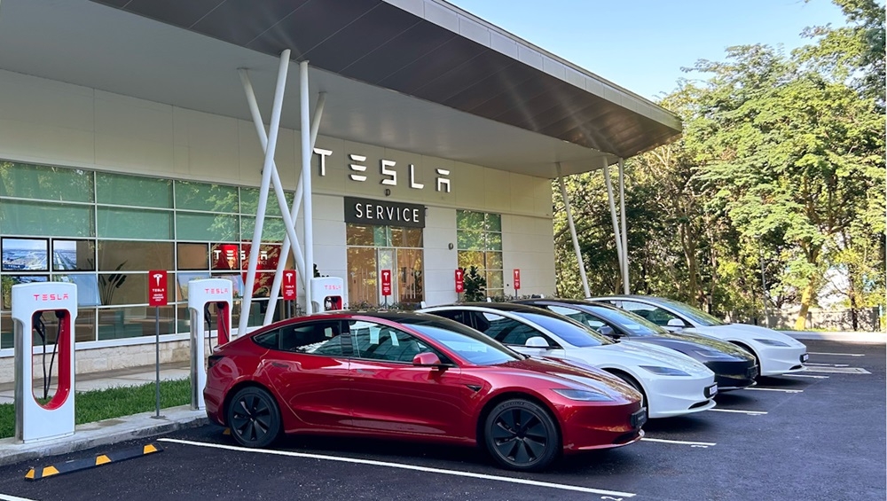 During the launch of Tesla Centre Cyberjaya last October, Tesla’s Regional Director Isabel Fan hinted that the company is planning to open a Tesla Centre in other locations throughout Malaysia. — SoyaCincau pic 