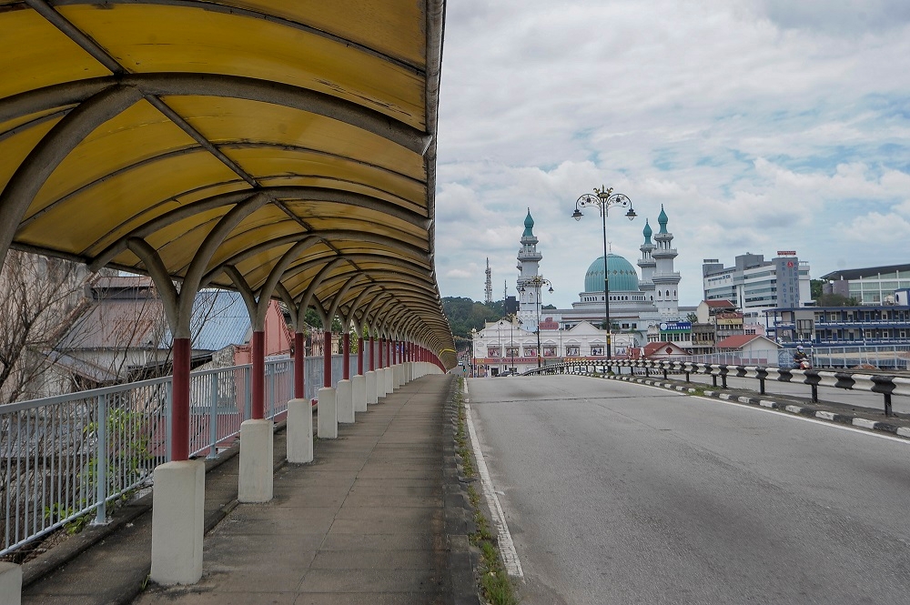The Sultan of Selangor, Sultan Sharafuddin Idris Shah, today proclaimed the Klang Municipal Council as the Royal Klang City Council (MBDK), effective from Nov 23, last year. — Picture by Shafwan Zaidon