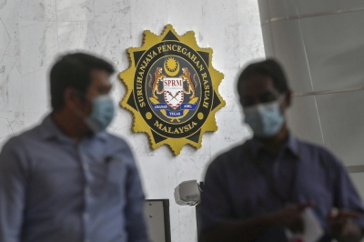MACC arrests two federal dept heads in Melaka over suspicions of submitting false claims