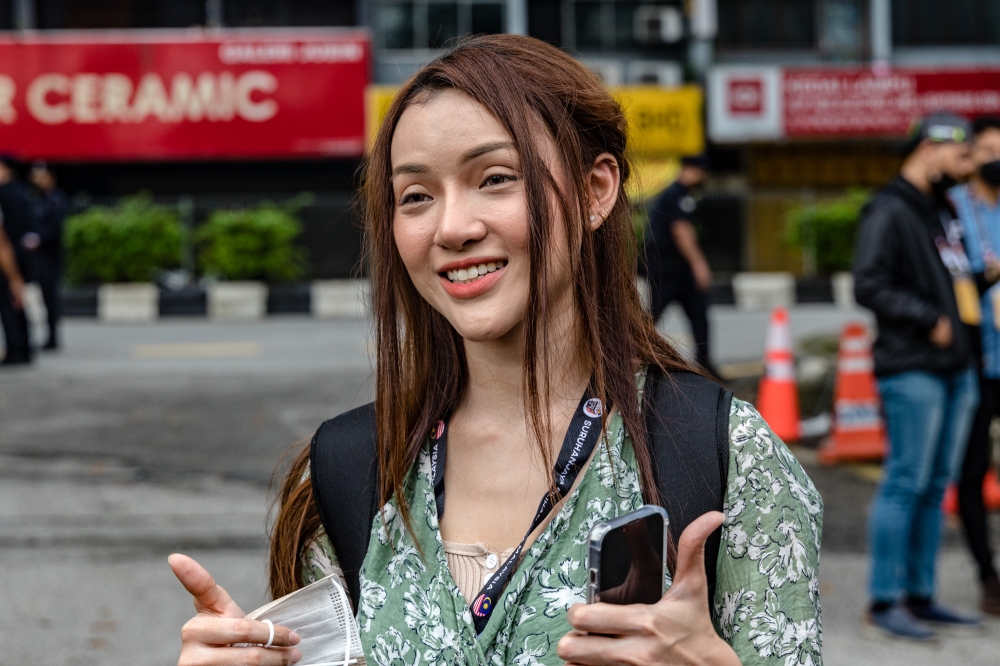 Nur Fathiah said she has never even been to Thailand, after a marriage certificate purporting her union with former deputy inspector-general of police, Tan Sri Mohd Bakri Zinin, went public. ― File picture by Firdaus Latif