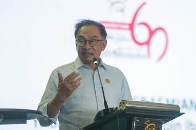 Give away the RM150 early schooling cash aid to those who need it, PM Anwar tells the rich