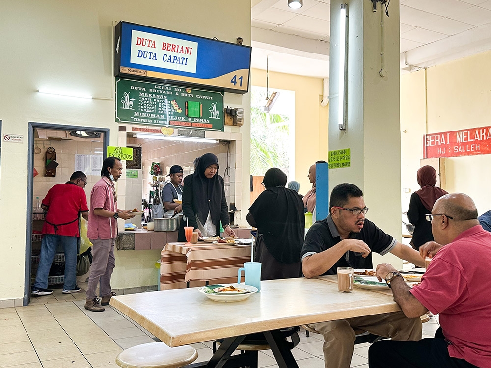 The stall is located inside the food court so join the queue for your food.