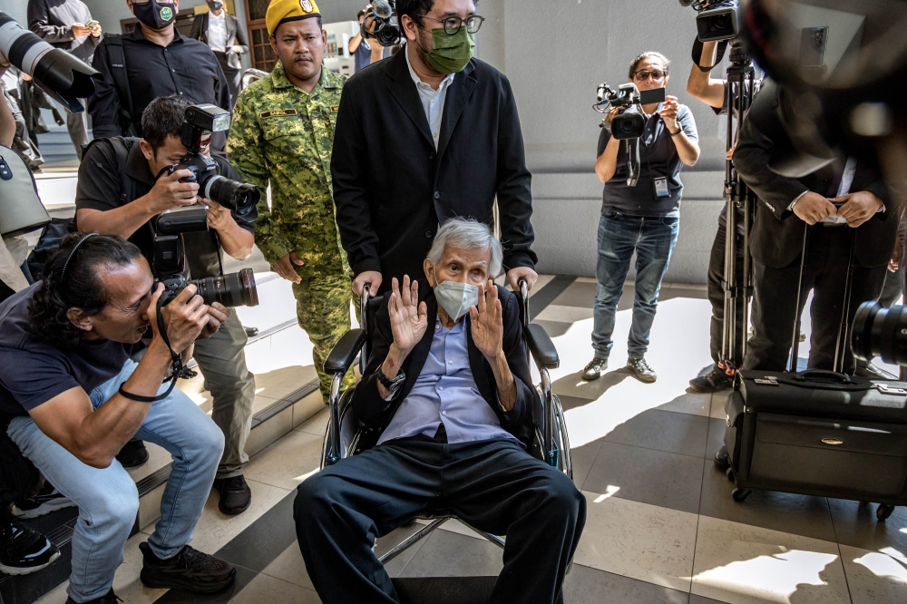 Former finance minister Tun Daim Zainuddin has been charged at the Sessions Court for failure to declare his assets. The 86-year-old pleaded not guilty after the charge, made under Section 36(2) of the Malaysian Anti-Corruption Commission (MACC) Act. —  Picture by Firdaus Latif