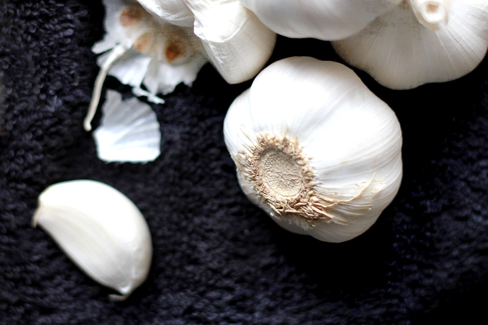 Pungent garlic ensures these chicken wings are absolutely flavourful.