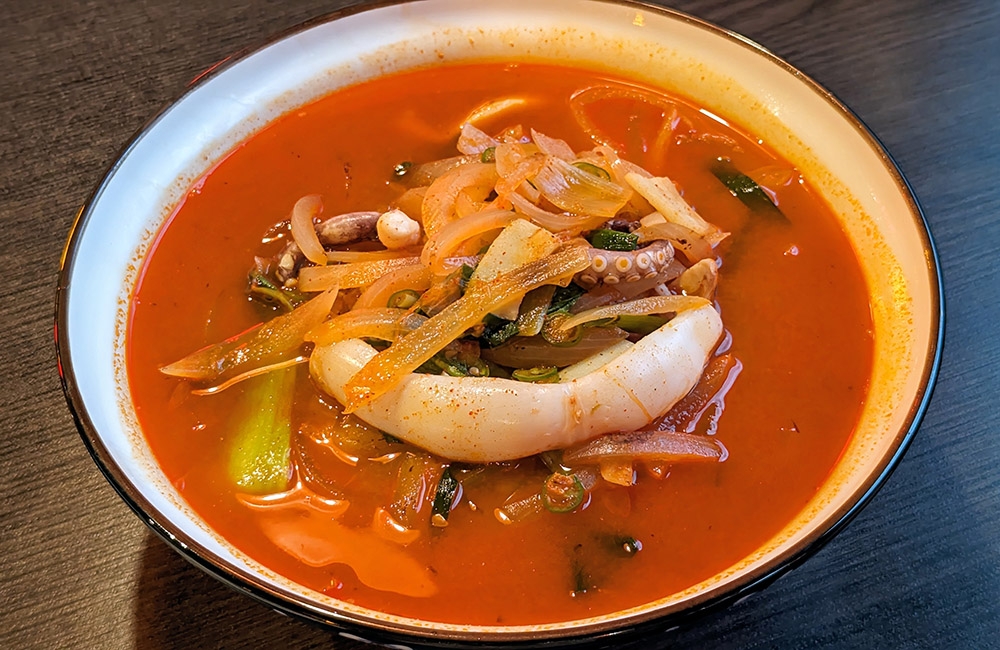 ‘Jjamppong’ has a spicy seafood broth.