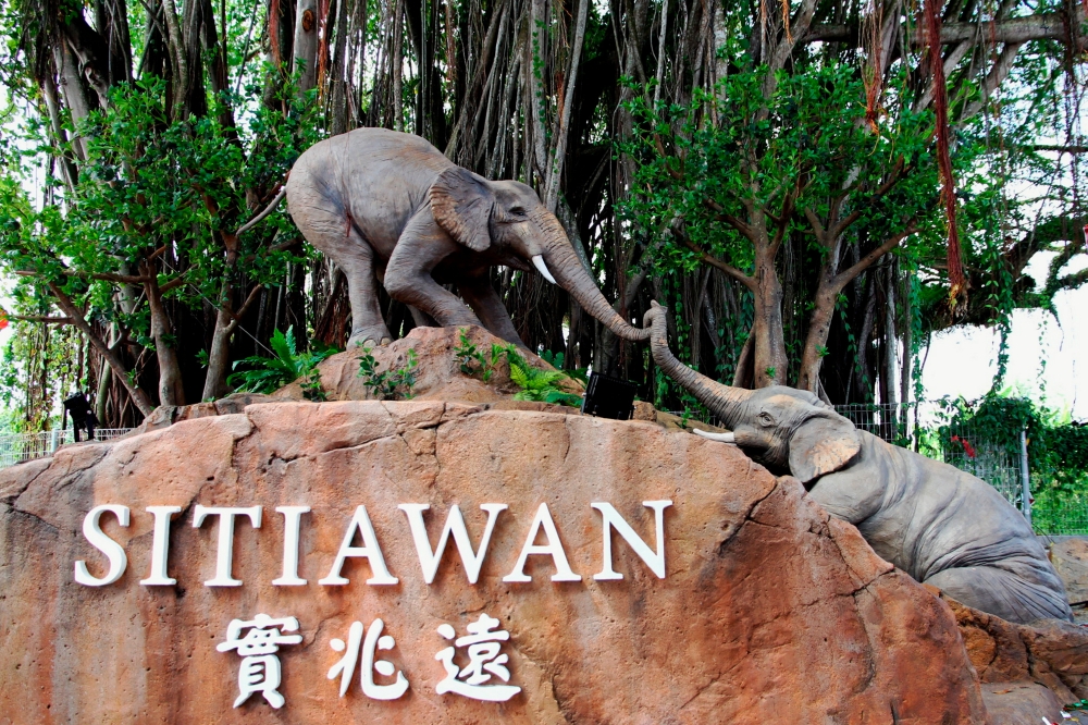 The ‘Setia Kawan’ rock sculpture of a pair of elephants stands as a tribute to the unwavering friendship depicted in the historical narrative of how Sitiawan town earned its name. — Bernama pic