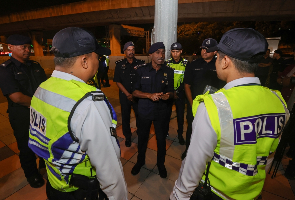 Johor police chief CP M. Kumar (centre) said the figure decreased by 55.6 per cent compared to 18 fatalities last year. — Bernama pic