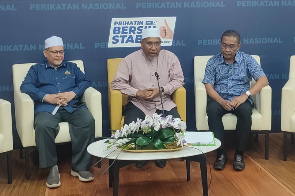 (From left) PAS vice-presidents Datuk Mohd Amar Nik Abdullah, Datuk Idris Ahmad, and secretary-general Datuk Takiyuddin Hassan. — Picture courtesy of PAS