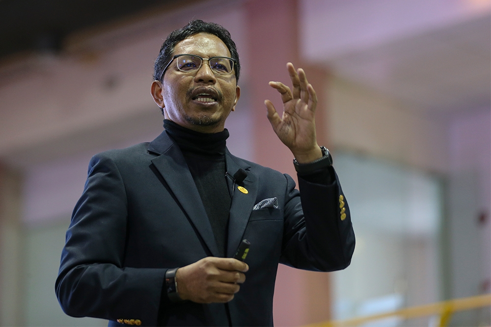 Datuk Seri Zaini Ujang has been reappointed as the secretary-general of the Ministry of Higher Education (MoHE) and officially assumed his duties starting today. — Picture by Azneal Ishak