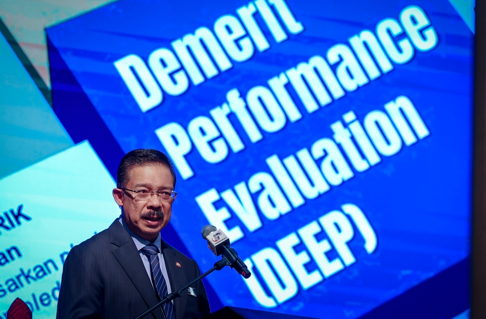 Chief Secretary to the Government Tan Sri Mohd Zuki Ali said all civil servants will be assessed using the Demerit Performance Evaluation System starting this year. — Bernama pic
