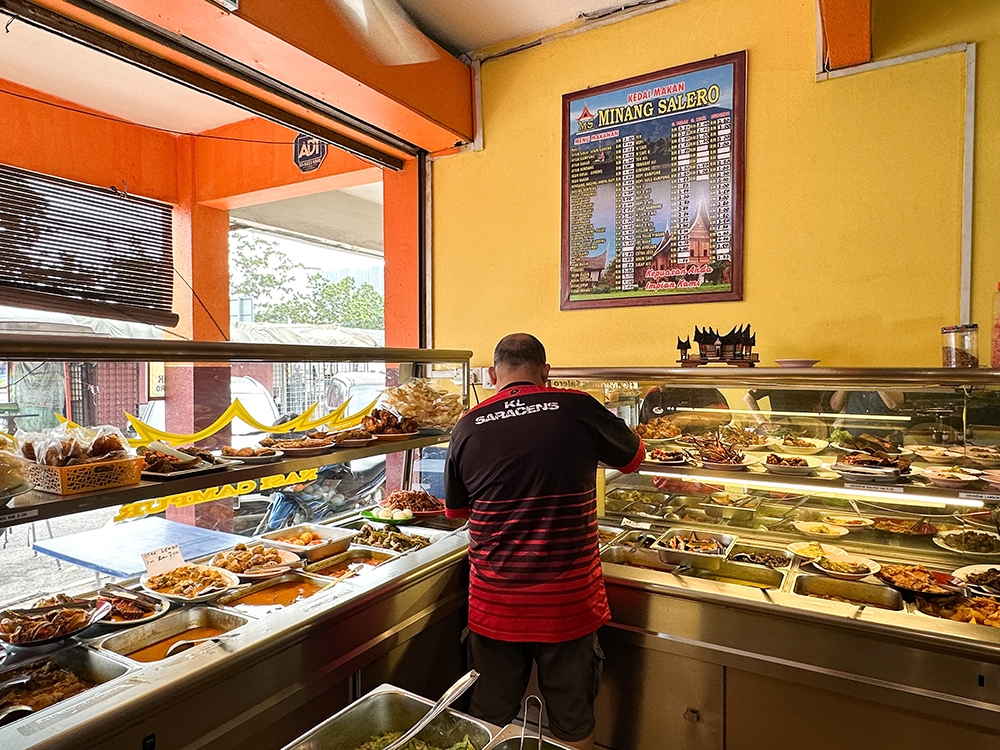 Kedai Makan Minang Salero's selection of authentic Minang dishes. – Pictures by Lee Khang Yi