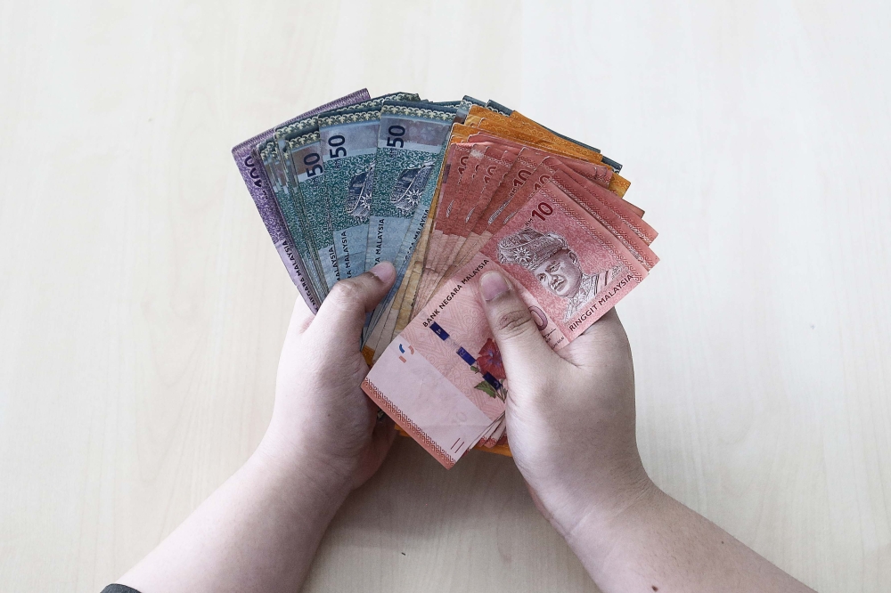 According to the Public Service Department, the decision on the improvement of the civil service salary structure system is expected to be announced during the tabling of the 2025 Budget this year. ― Picture by Sayuti Zainudin