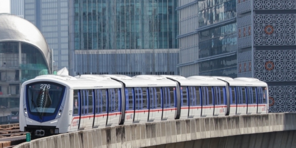 The LRT route will connect the island and mainland section of the state through an elevated railway across the Penang Strait. — SoyaCincau pic