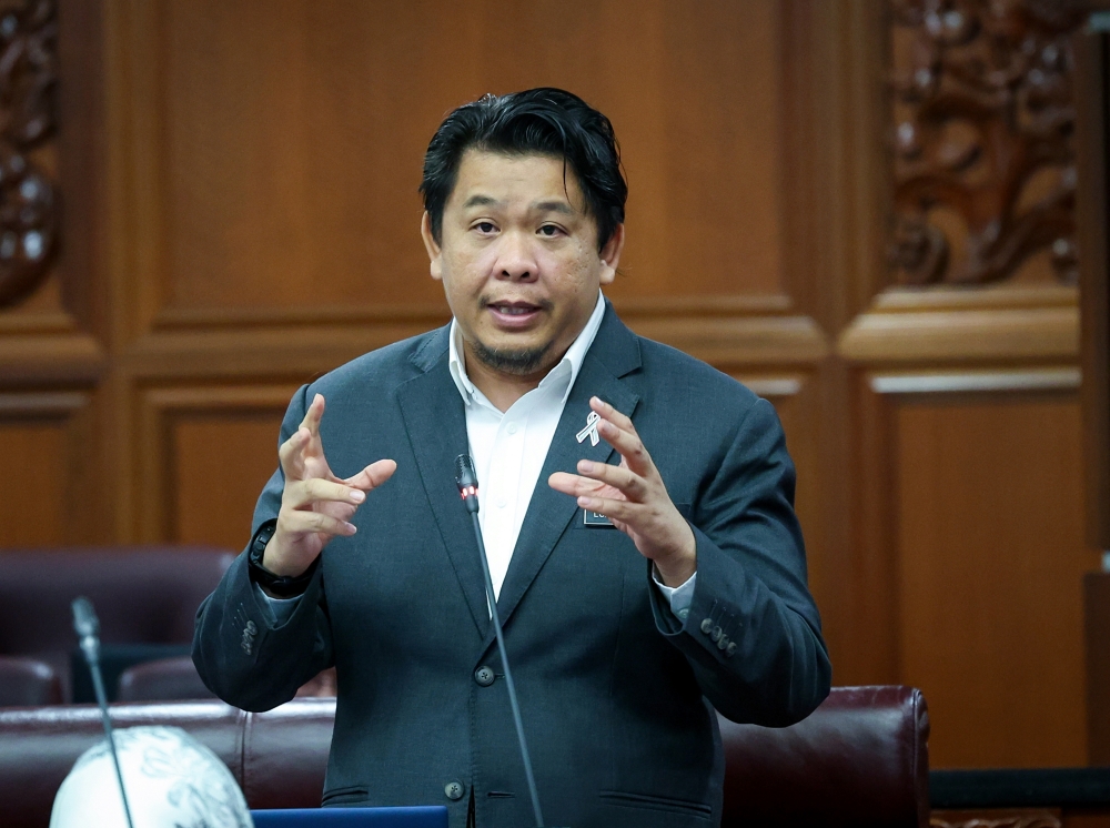 Deputy Health Minister Datuk Lukanisman Awang Sauni said the ministry has not set a time-frame for the Sarawak Cancer Centre in Kota Samarahan. ― Bernama pic