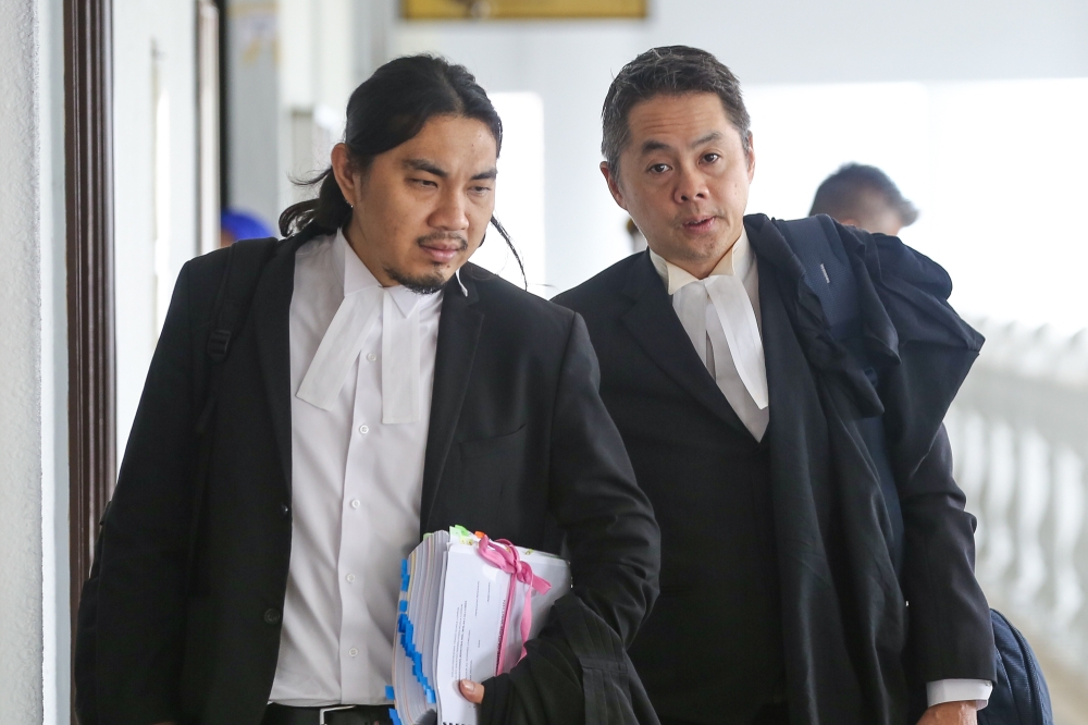 Jasmine Loo’s lawyer Edmund Bon (right) is pictured at the Kuala Lumpur High Court February 14, 2024. — Picture by Yusof Mat Isa