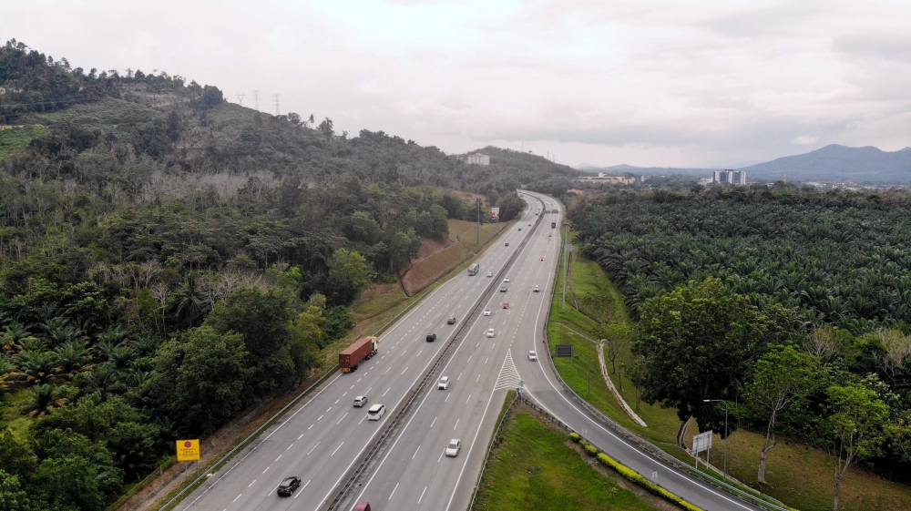 In a statement today, Miti said PLUS and LLM would identify the strategic locations at rest and recreation (R&R) areas and highway lay-bys along the PLUS highway for the charging stations. — Bernama pic