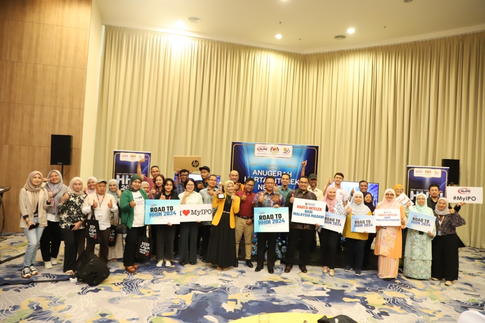 Attendees and MyIPO officials at the Meet & Greet Bersama Media: Road to Anugerah Harta Intelek Negara 2024 (AHIN2024) at the MyIPO office in Kuala Lumpur. — Picture via Facebook/MyIPO