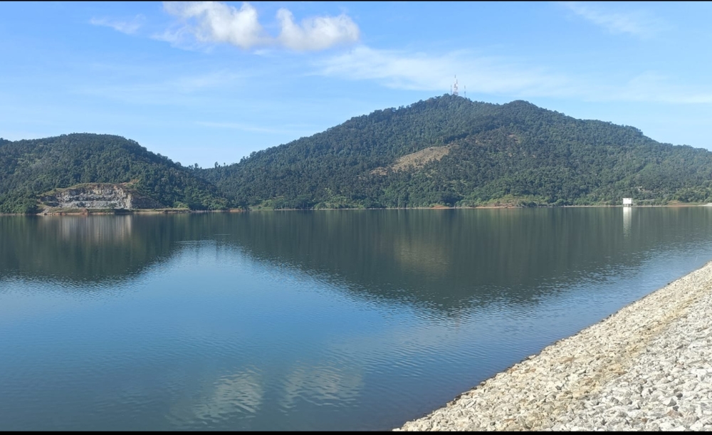 Penang Water Supply Corporation (PBAPP) chief executive officer K. Pathmanathan said the MDEP is a federal government project that has been running since 2011, and Phase 2B refers to the installation of a 7-kilometre raw water pipeline with a diameter of 1.6 metres from the Mak Sulong Pumping Station to the Sungai Dua Canal. — Picture from social media 