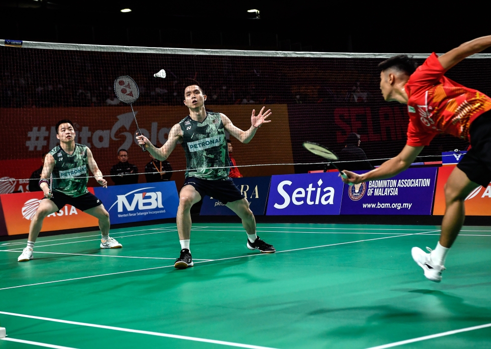 Malaysia levelled the scores at 1-1 when top doubles pair Aaron Chia-Soh Wooi Yik overcame Loh Kean Hean-Howin Wong Jia Hao 21-11, 22-24, 21-14. — Bernama pic 