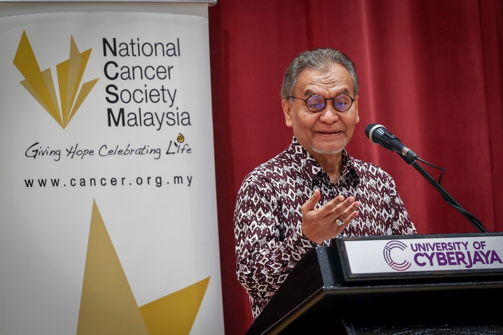 Health Minister Datuk Seri Dzulkefly Ahmad delivers his speech during the the World Cancer Day celebrations in Cyberjaya February 17, 2024. — Bernama pic