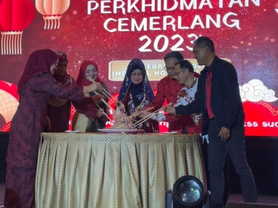 Maintaining integrity, professionalism will help propel ministry to greater heights, says Sarawak minister
