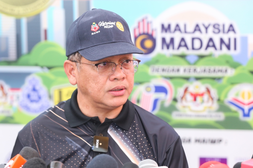 Minister in the Prime Minister’s Department (Religious Affairs) Datuk Mohd Na’im Mokhtar speaks after Karnival MAIWP 2024 in Taman Tasik Titiwangsa February 18,2024. — Picture by Miera Zulyana
