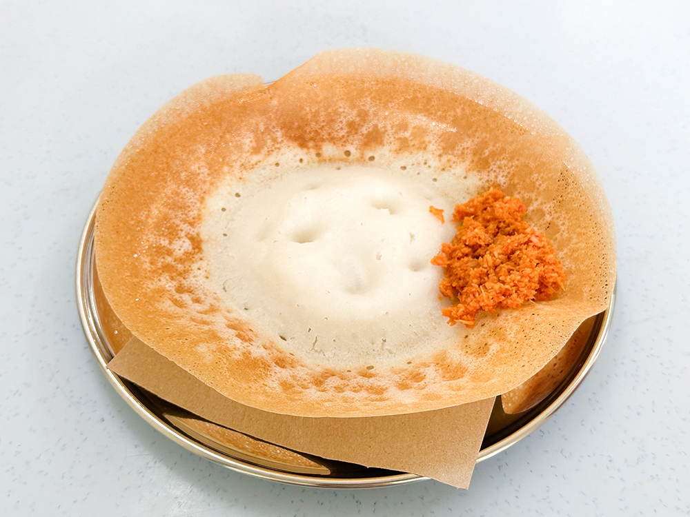 For a savoury 'appam', try the Plain Appam with the not too spicy coconut 'sambal'