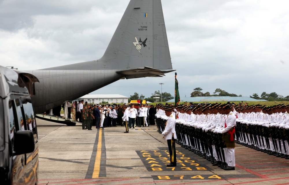 The body of former Sarawak governor Tun Abdul Taib Mahmud arrives at Kuching International Airport, February 21, 2024. — Bernama pic 