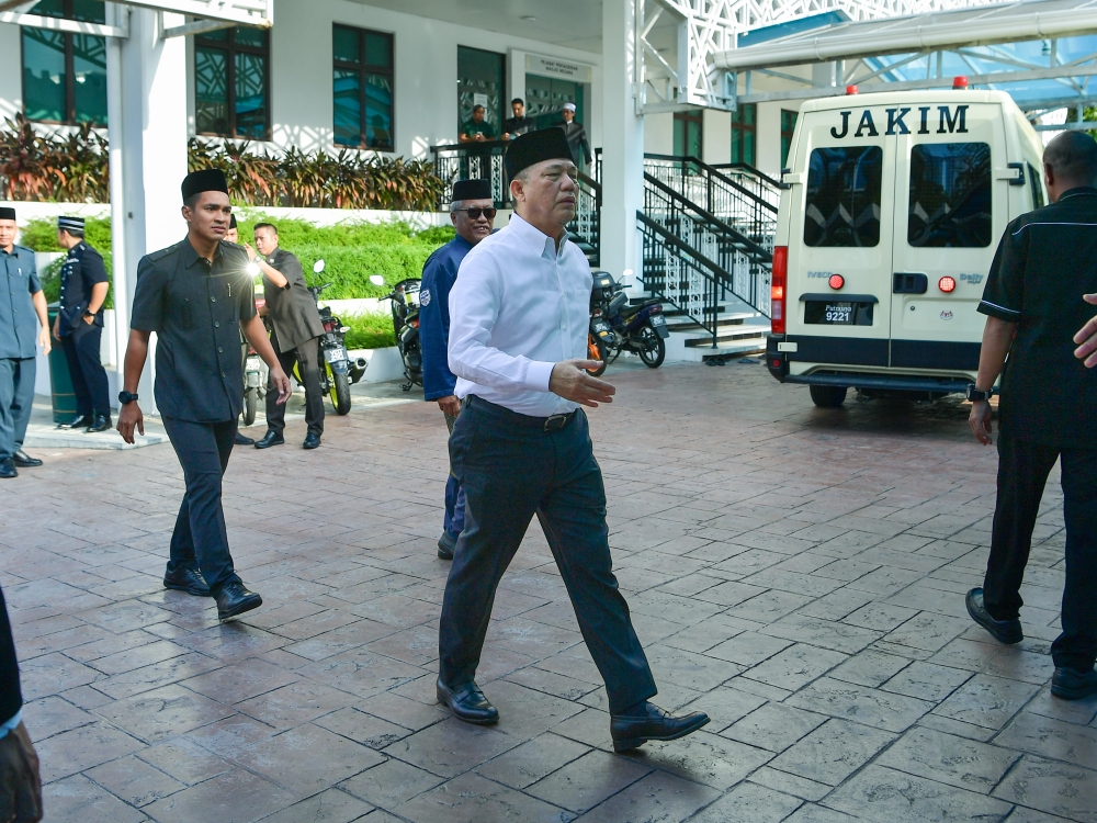 Deputy Prime Minister Datuk Seri Fadillah Yusof arrives to accompany the remains of Tun Abdul Taib Mahmud at the National Mosque before being taken to Kuching for burial, February 21, 2024. — Bernama pic 