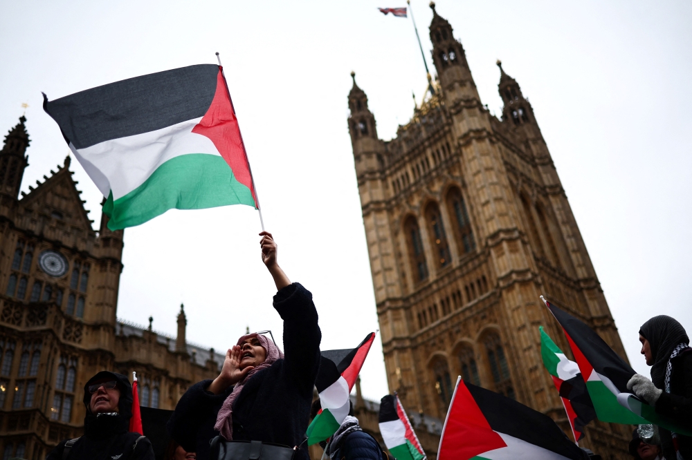 Chaos erupts in British Commons over Gaza motion | Malay Mail