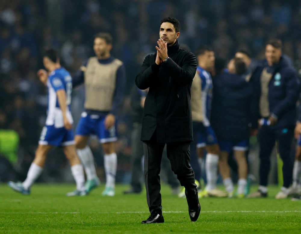 Arsenal manager Mikel Arteta applauds fans after the match. — Action Images via Reuters/Peter Cziborra pic