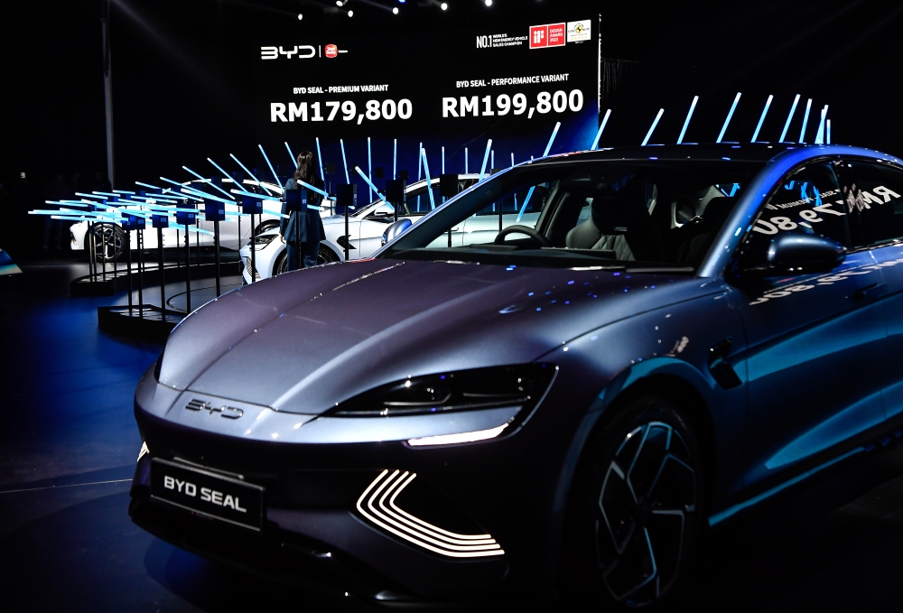 BYD Seal is the first model equipped with innovative cell-to-body technology, seamlessly integrating the blade battery into the vehicle’s structure, ensuring stability and safety under diverse conditions. ― Bernama pic