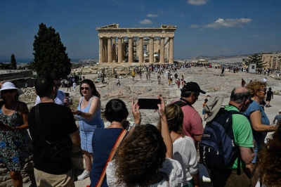 Greece posts new tourism record in 2023 despite fires