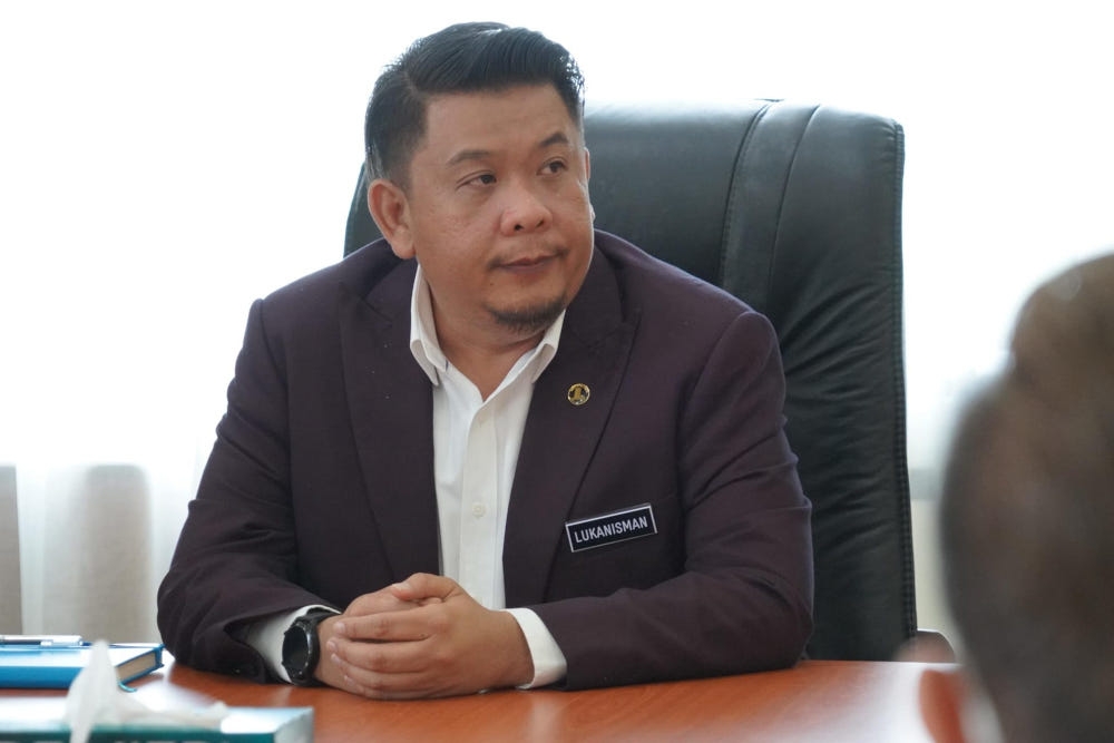 Deputy Health Minister Datuk Lukanisman Awang Sauni said the Labuan Public Works Department (PWD) is coordinating the documentation for the retendering process while awaiting the new ceiling cost from the Economic Planning Unit (EPU). — Picture from social media 