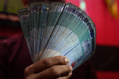 1MDB shock and lack of competitiveness in Malaysia post Asian financial crisis is why ringgit now so weak, says World Bank economist - Vimarsana News