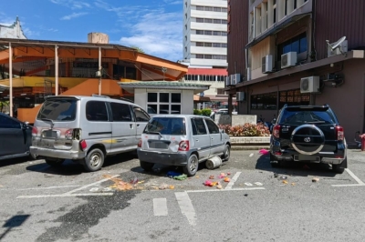 In Sarawak, out-of-control car driven by elderly woman crashes into seven parked vehicles in Sibu