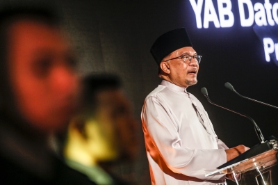 PM Anwar: Expedite maintenance projects at country's entry points to avoid congestion - Vimarsana News