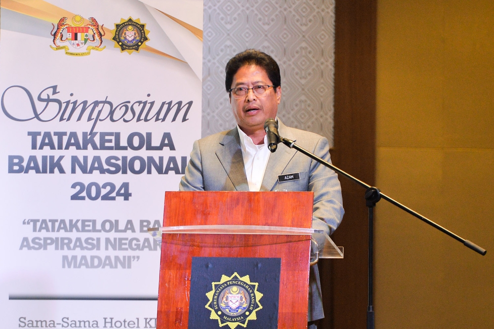 Chief Commissioner of the Malaysian Anti-Corruption Commission, Tan Sri Datuk Sri Haji Azam Baki gives his speech at the 2024 National Good Governance Symposium in Sepang January 8,2024. — Picture by Miera Zulyana