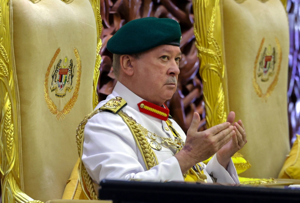 Agong tells Putrajaya to cut red tape, increase efficiency of work processes and governance