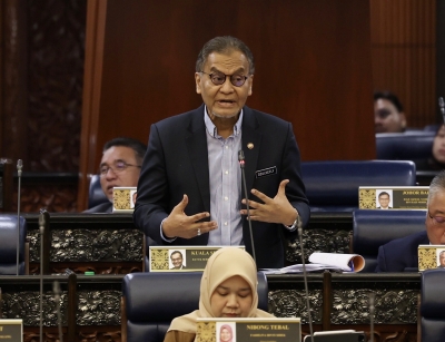 Wait for govt’s year-end announcement on new public servant pension scheme, says Dzulkefly to MPs